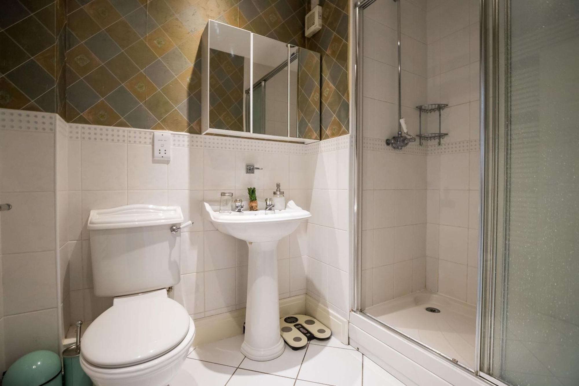 Hotel Spacious, 3 Bed House For 6 In Central Chester Esterno foto
