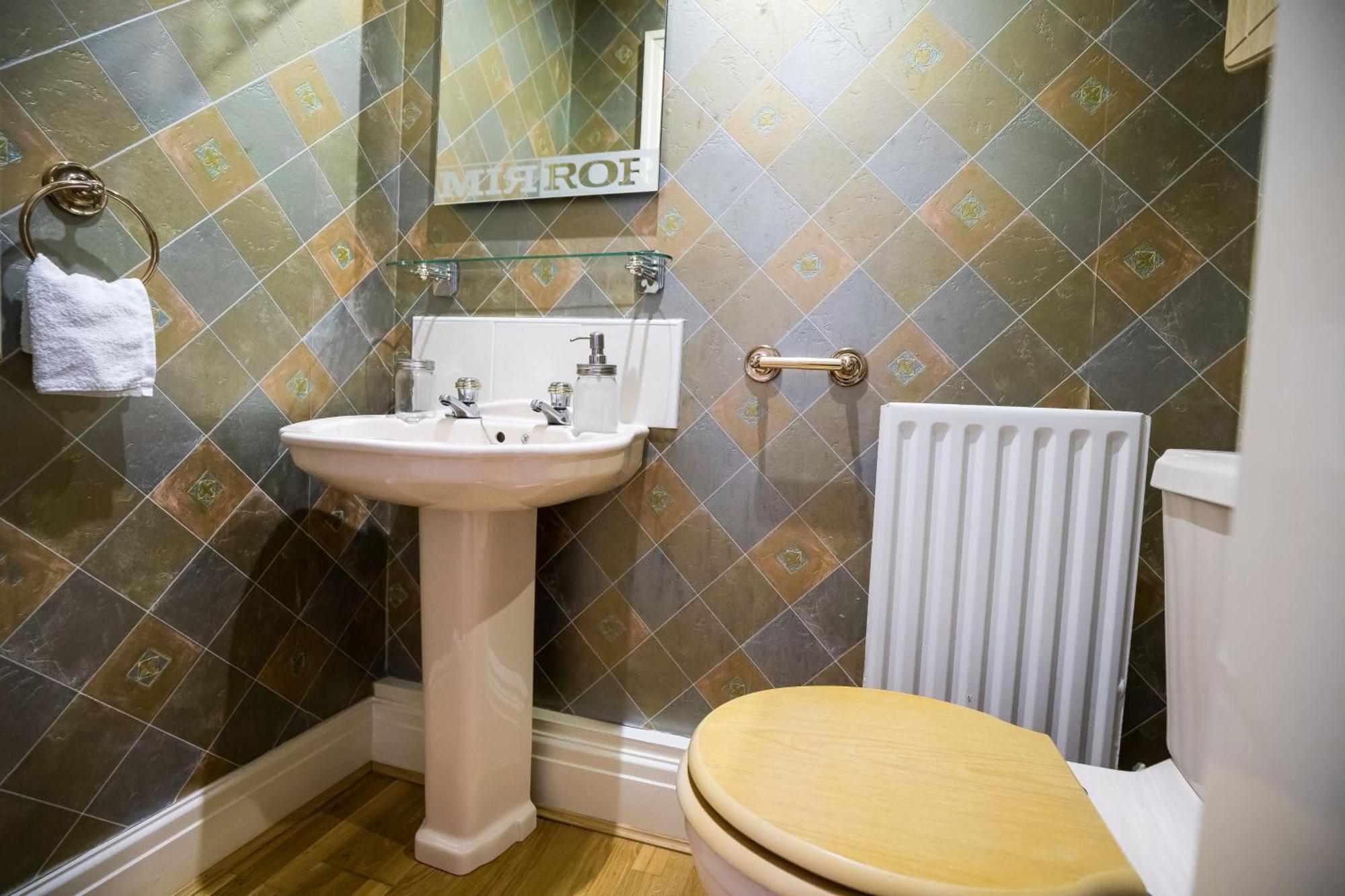 Hotel Spacious, 3 Bed House For 6 In Central Chester Esterno foto