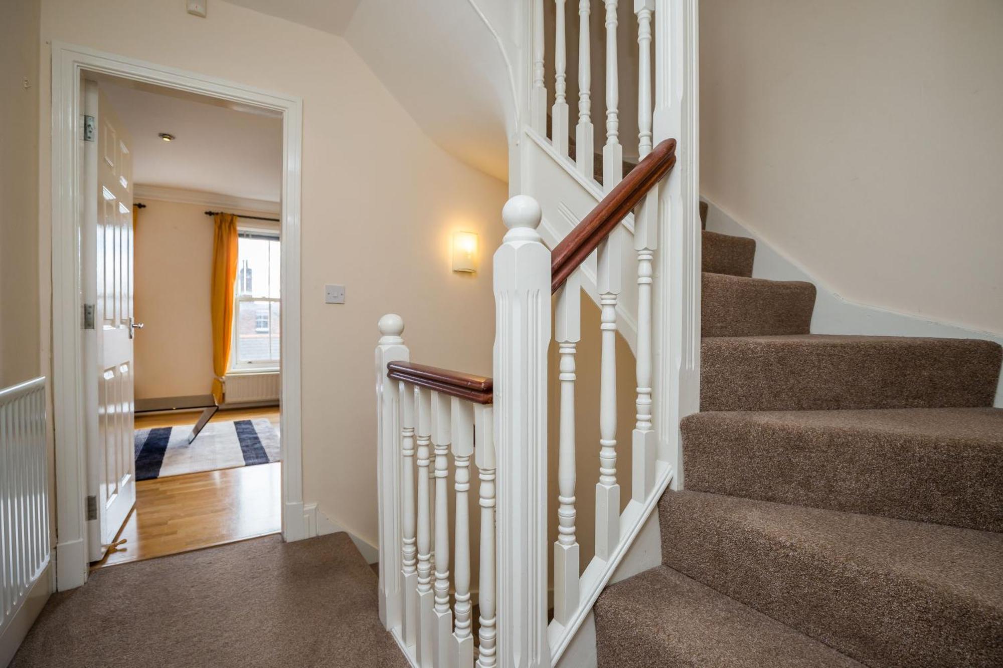 Hotel Spacious, 3 Bed House For 6 In Central Chester Esterno foto