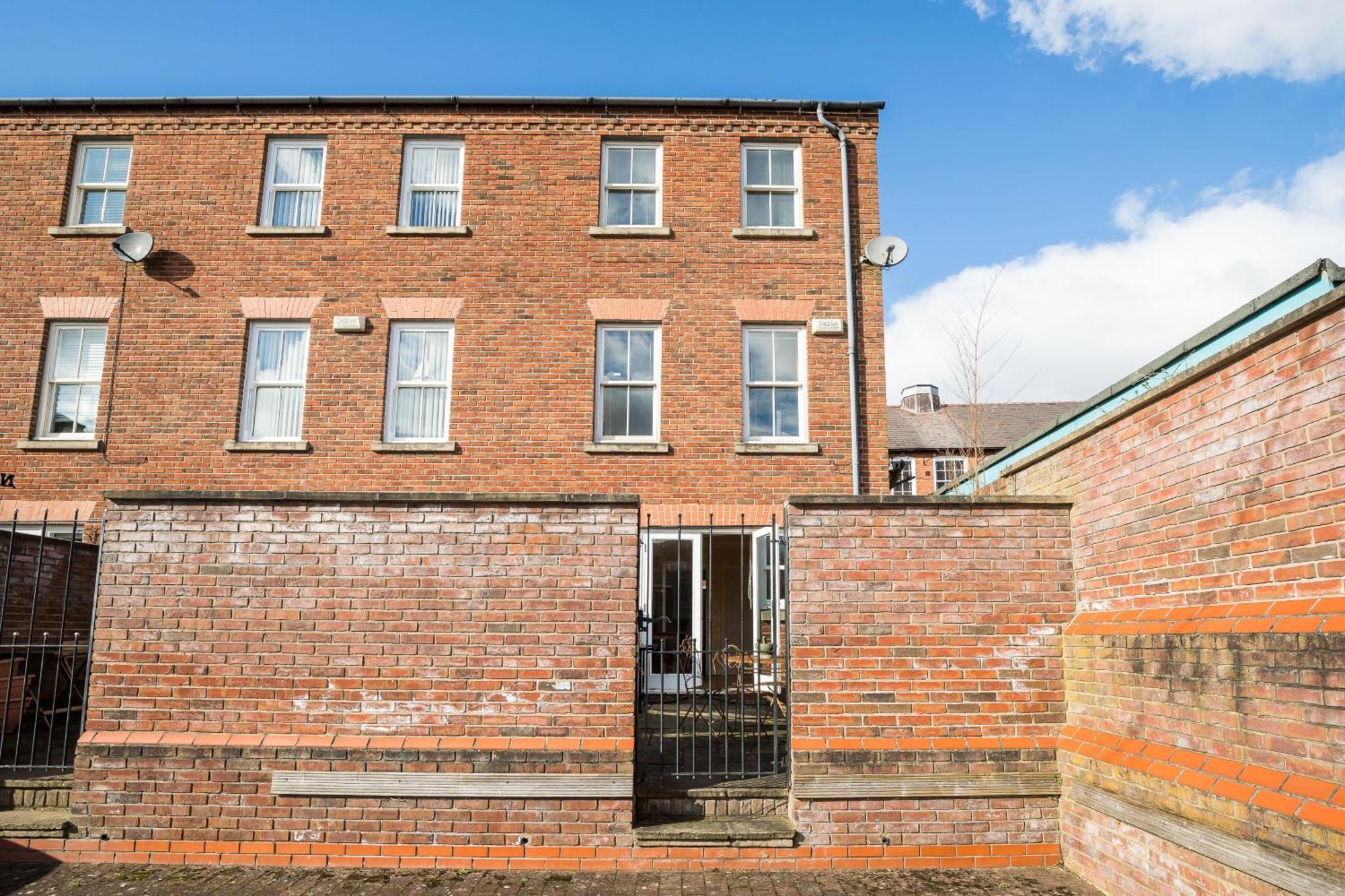 Hotel Spacious, 3 Bed House For 6 In Central Chester Esterno foto