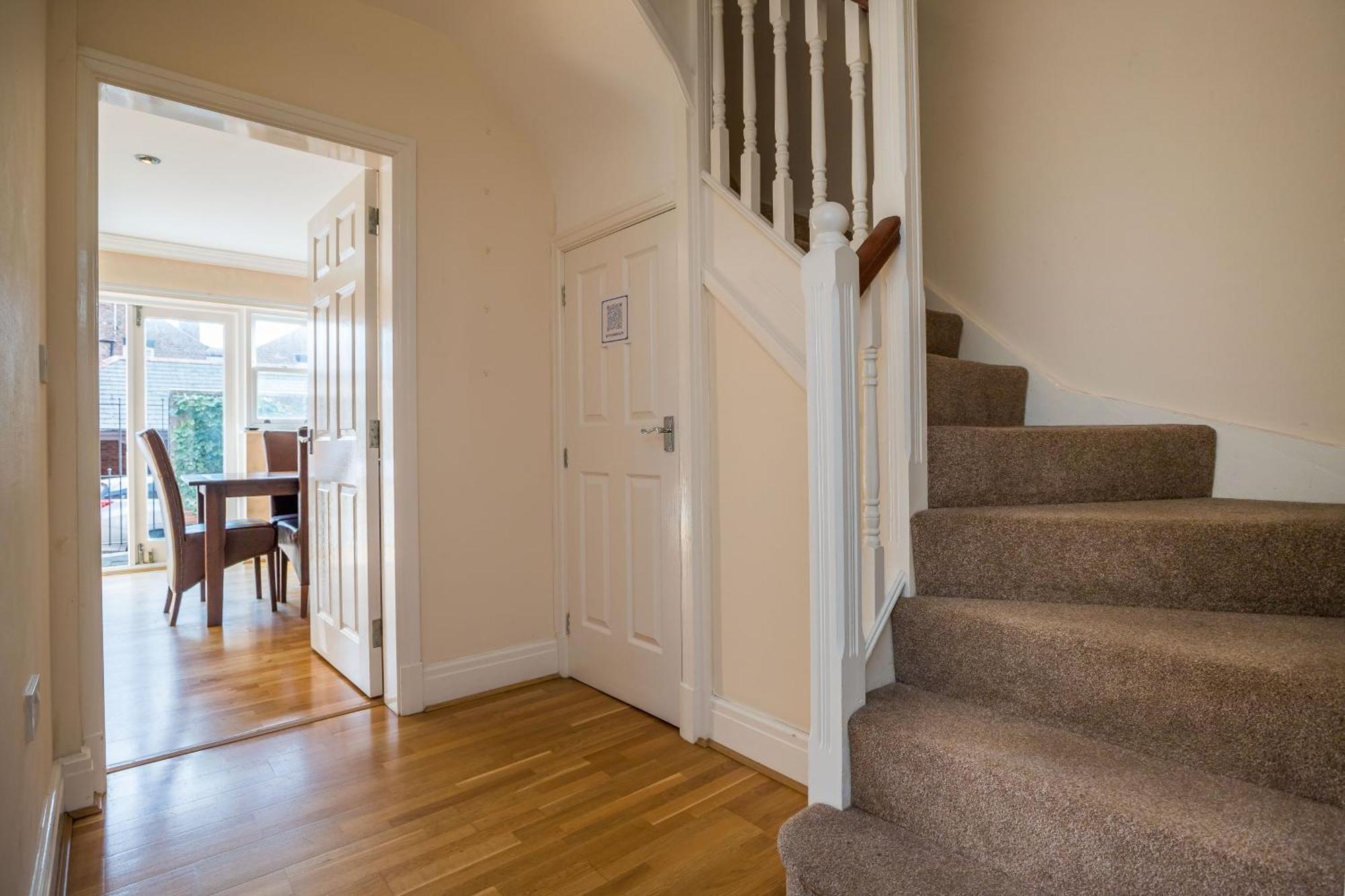 Hotel Spacious, 3 Bed House For 6 In Central Chester Esterno foto